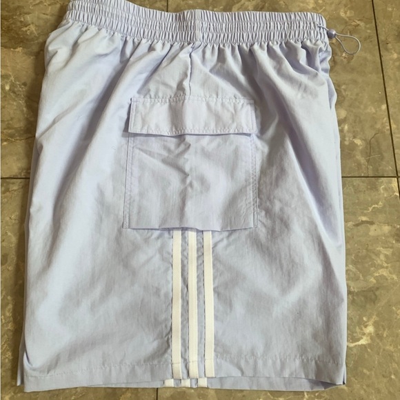 Adidas Originals Cargo Shorts Adicolor Sz L
Women NWT - Picture 10 of 10